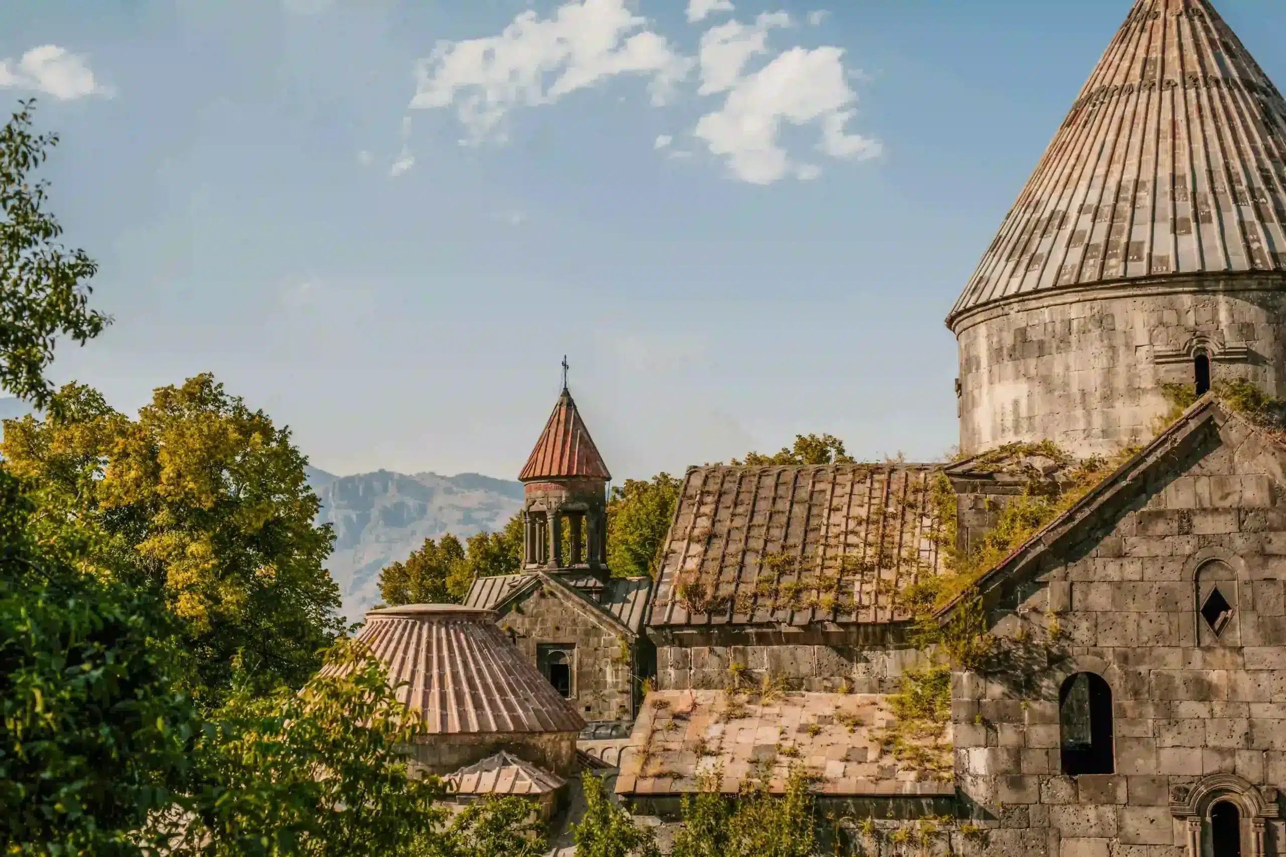 Kerk in een dorp in Aveyron