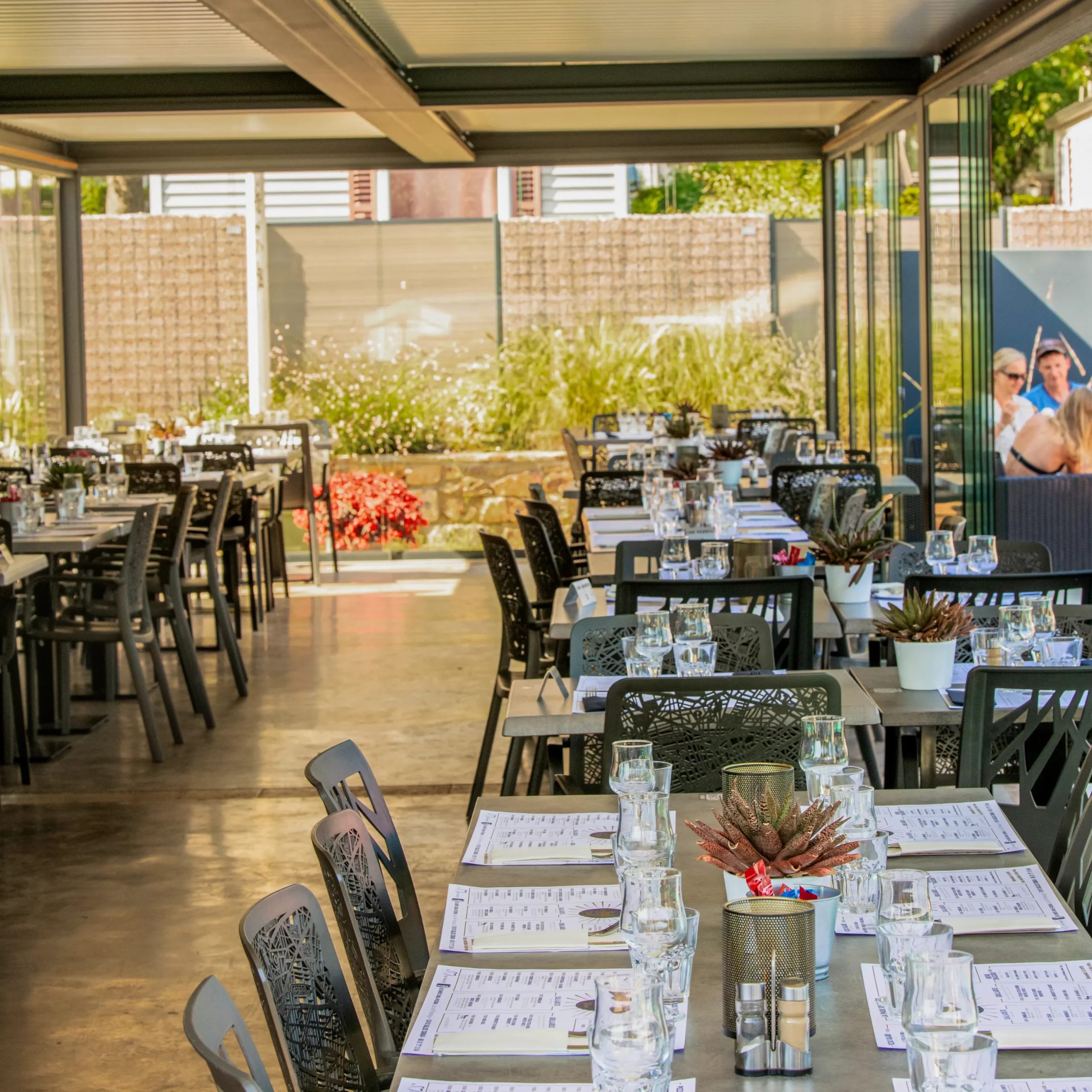 Salle de restaurant du camping les genets