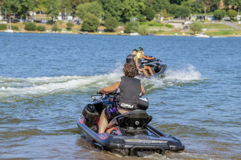 activities lac pareloup camping aveyron