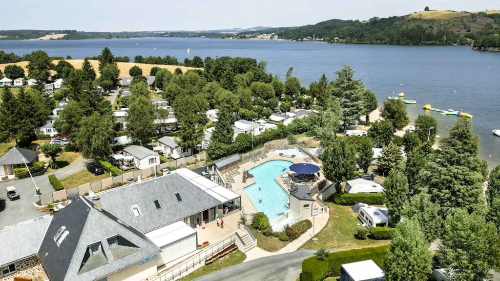 camping les genets heated swimming pool
