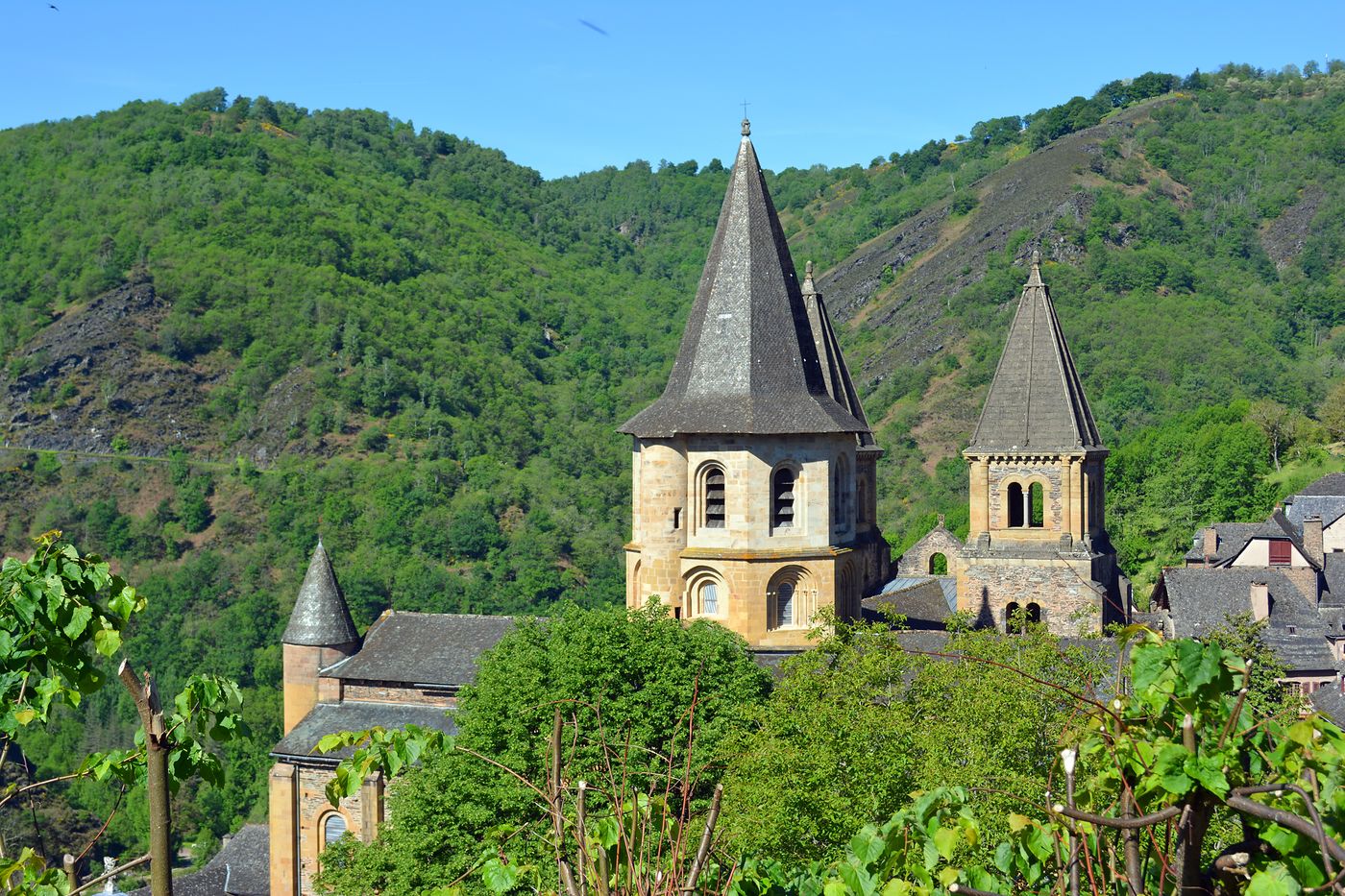 Abbatiale romane Sainte-Foy de Conques, village classé de l’Aveyron
